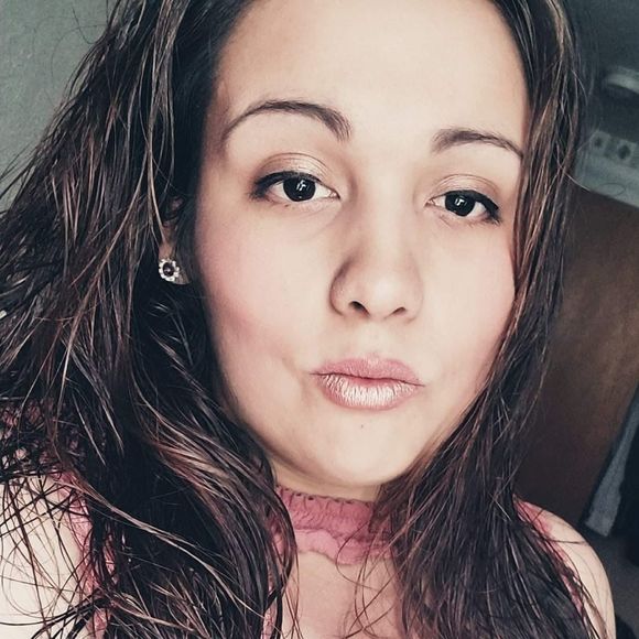 Meet your Posher, Gabriella - Picture 1 of 1